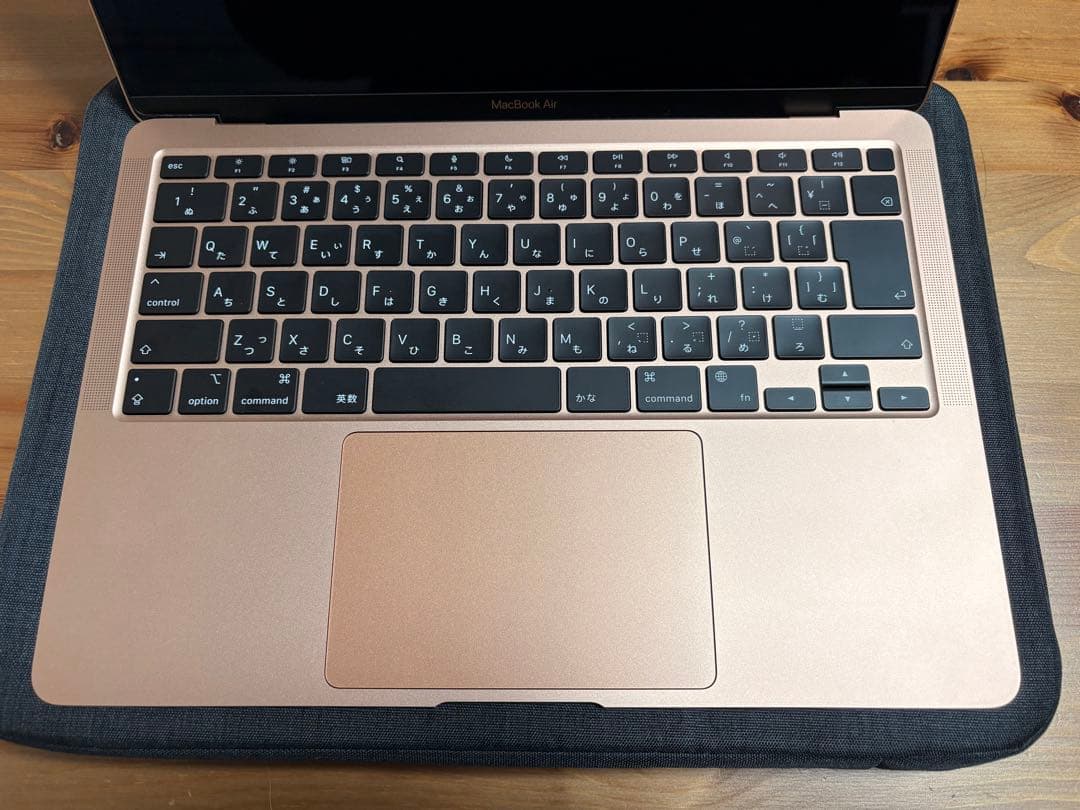 13.3インチMacBookAir(整備済製品) M1チップ - ゴールド