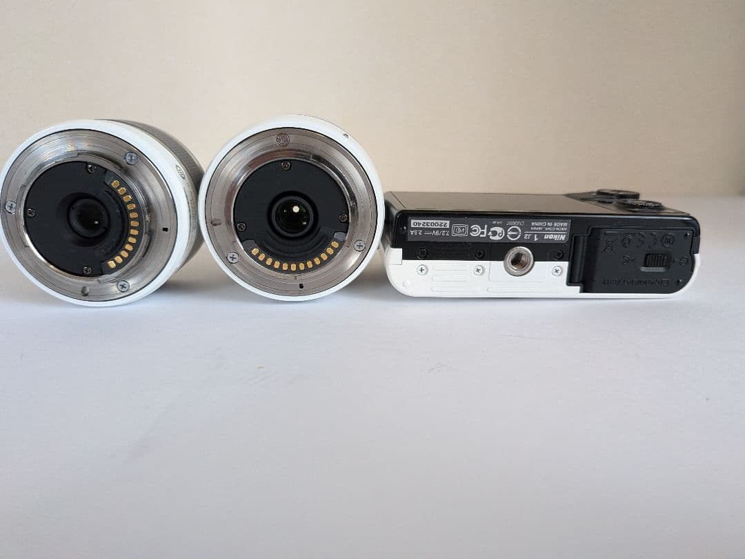 【極美品】Nikon 1 J2 ホワイト ✨大人気望遠レンズセット✨