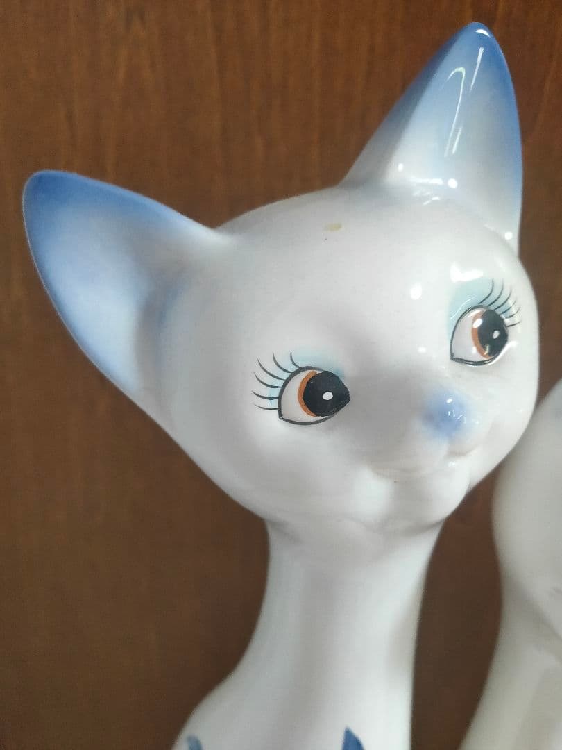 青い花模様の猫の置物 2体セット