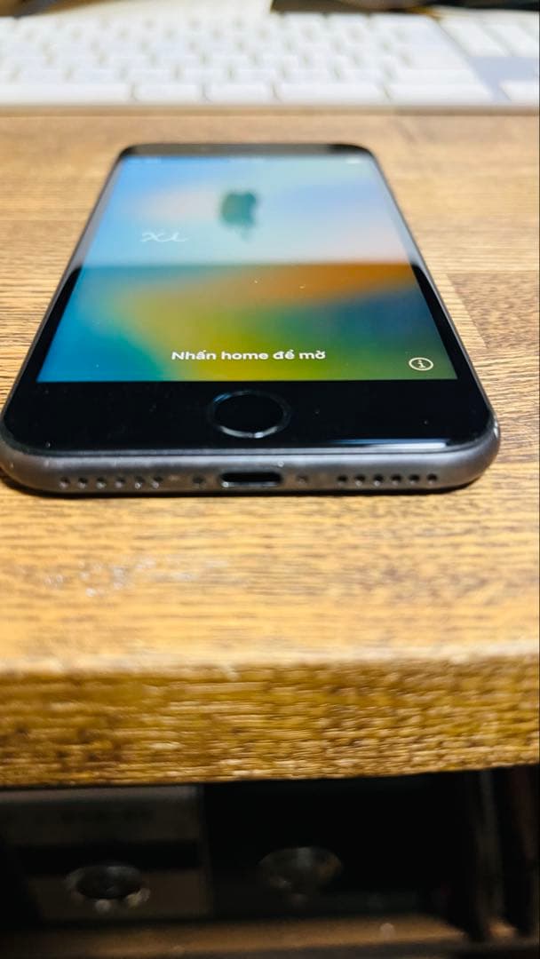 iPhone8 64GBバッテリー85% ①
