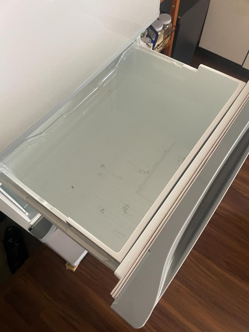 TOSHIBA シルバー 3ドア冷蔵庫　330L