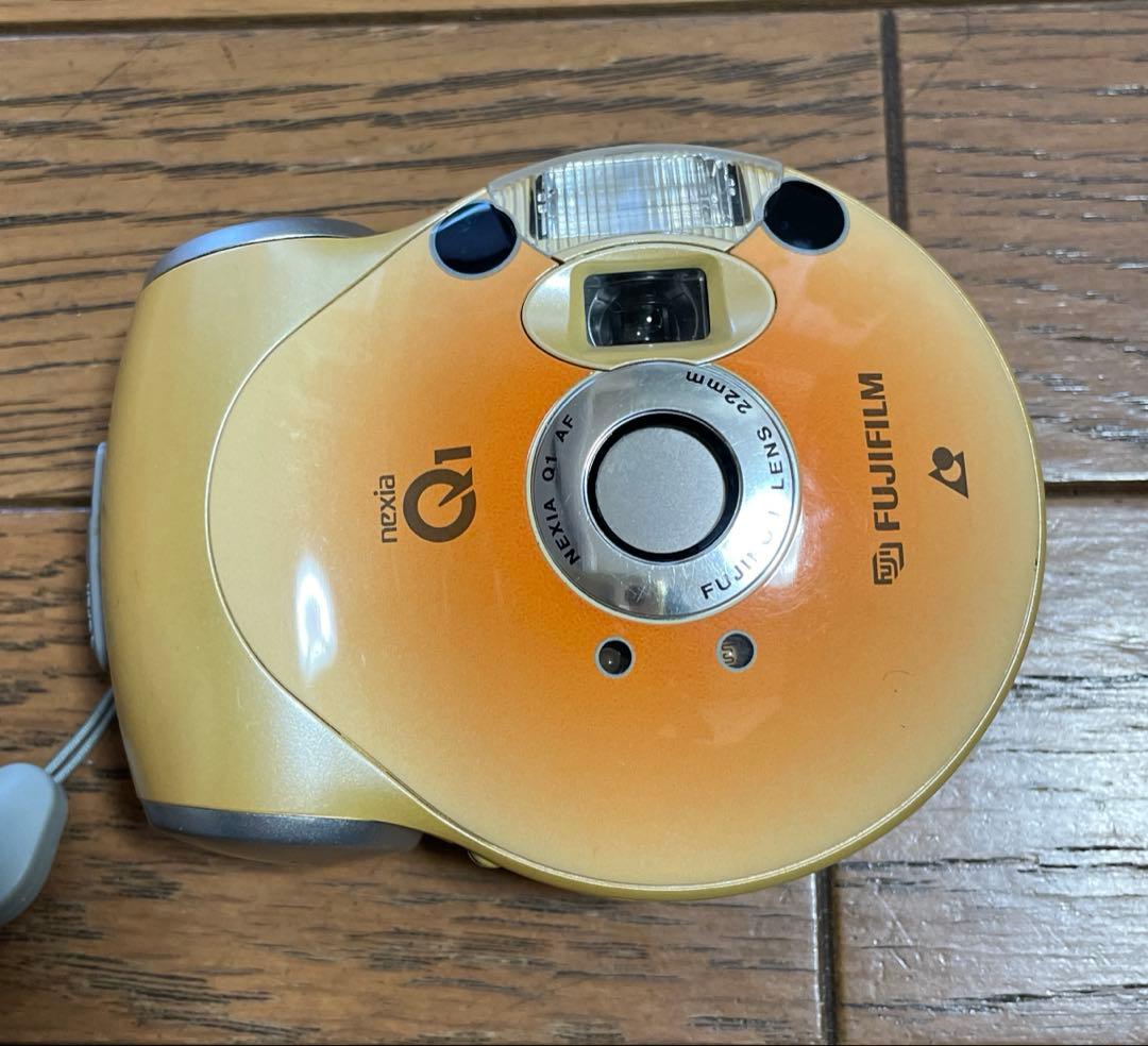 FUJIFILM　nexia Q1 APSフィルムカメラ フィルム付き