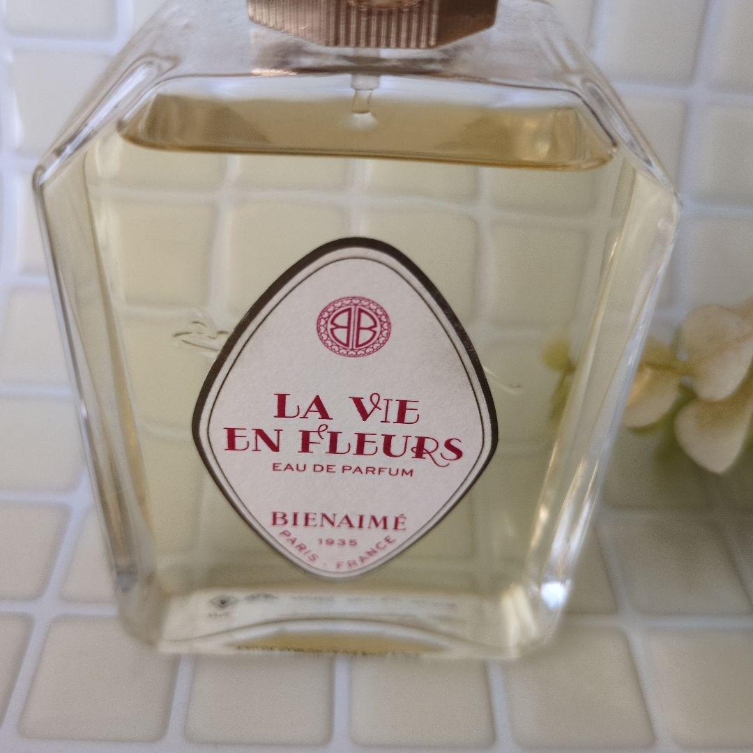 ＊美品＊LA VIE EN FLEURS Eau de Parfum