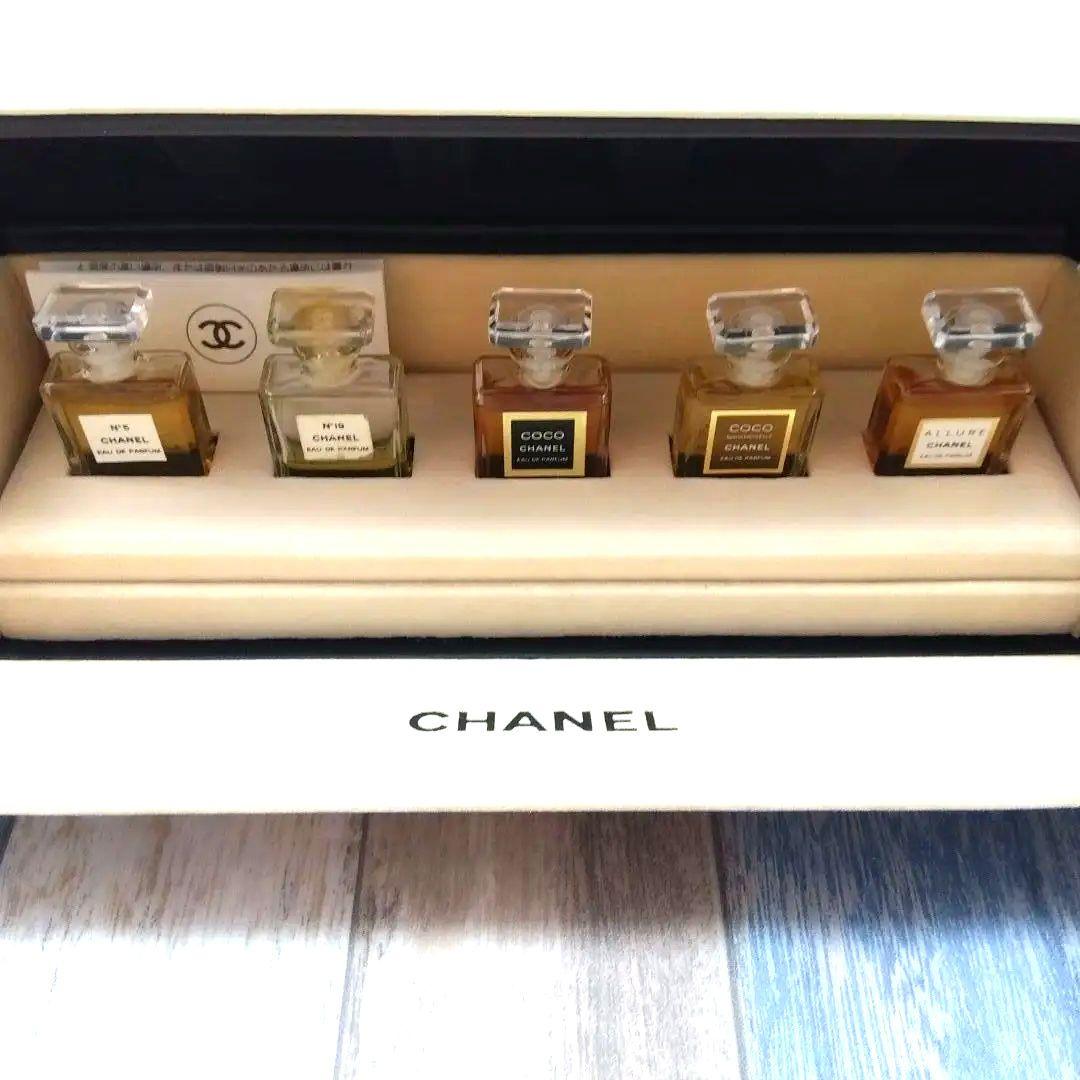 【中古】CHANEL　ミニ香水セット(5本入り/限定品)