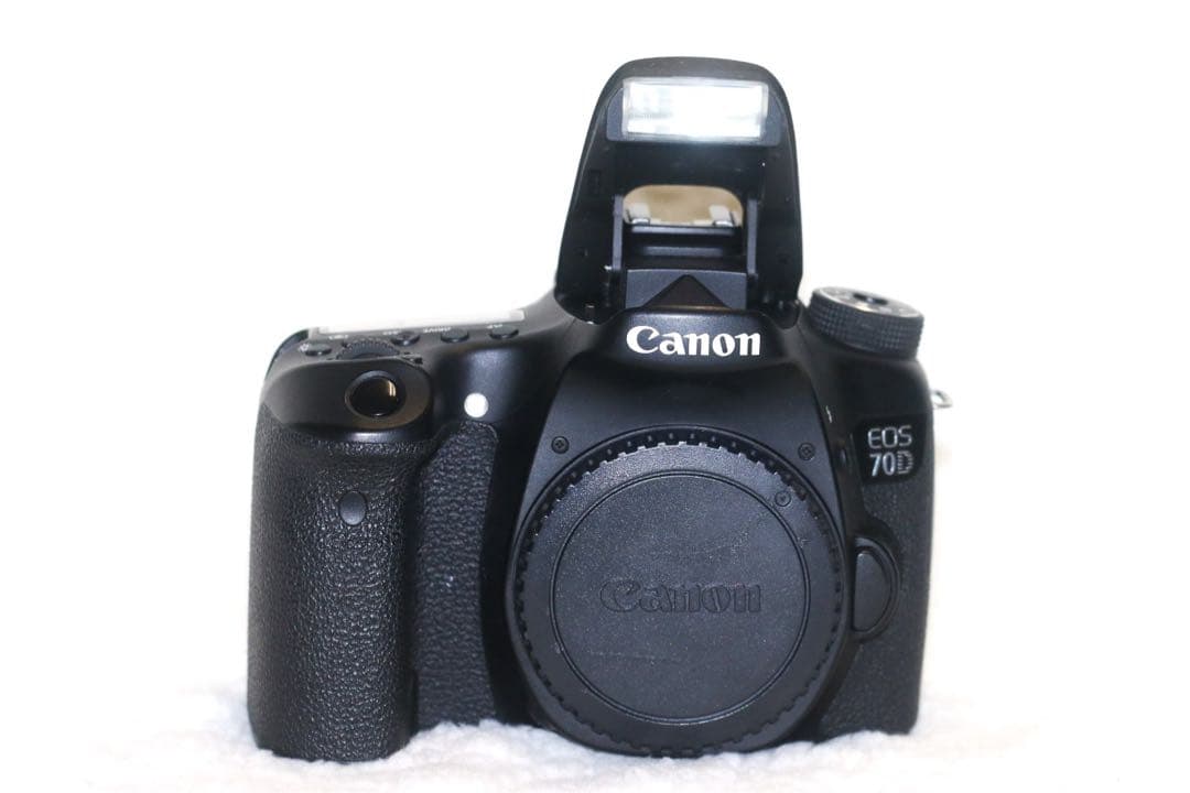 ⭐️完動美品⭐️ Canon キャノン EOS 70D ボディ　一眼レフカメラ