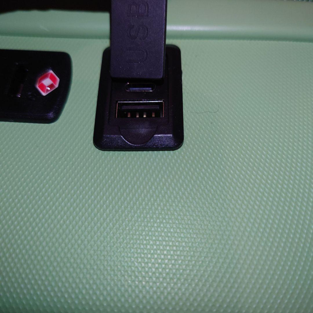 新品未使用！機内持ち込み多機能キャリーケースusbポート ドリンクホルダー付き