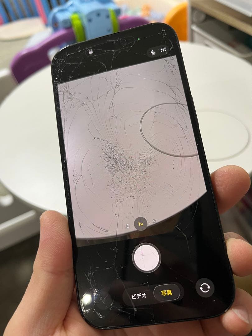 M*R様 iPhone 15 256GBブラック ジャンク　動作、カメラ正常　A