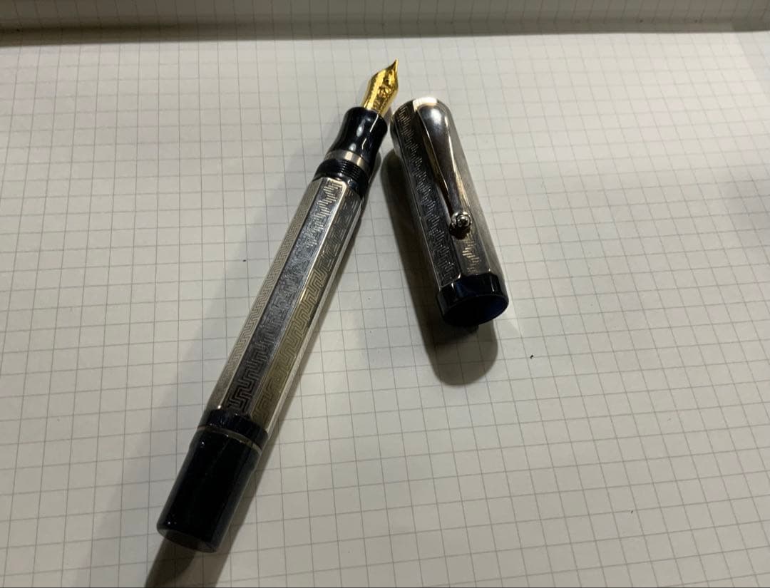モンテグラッパ　限定品　スターリング　シルバー　万年筆　(ペン先　21金　M)