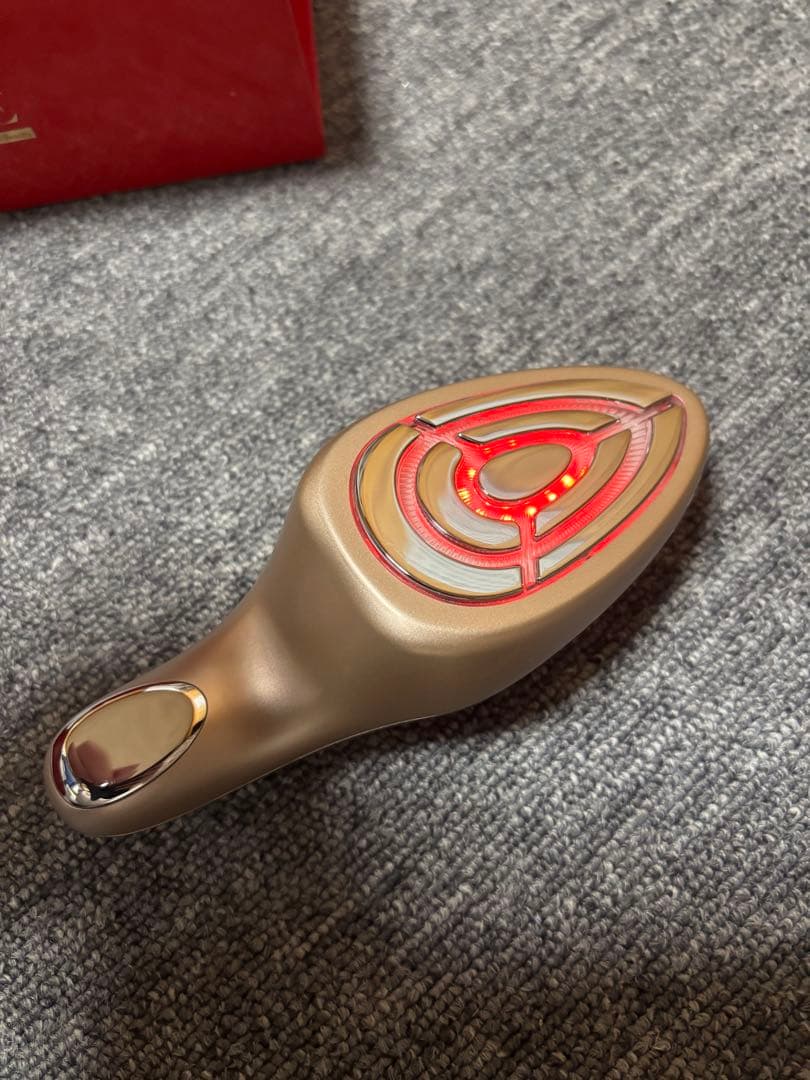 ほぼ未使用　MEラボン　エクラ　美顔器