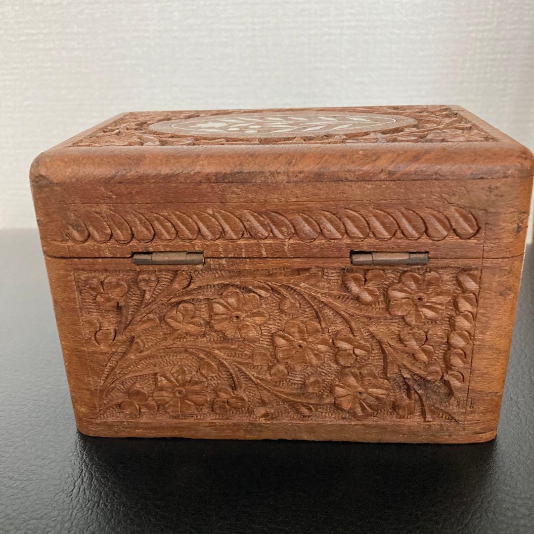 木製彫刻箱　カードケース　アンティーク　ヴィンテージ