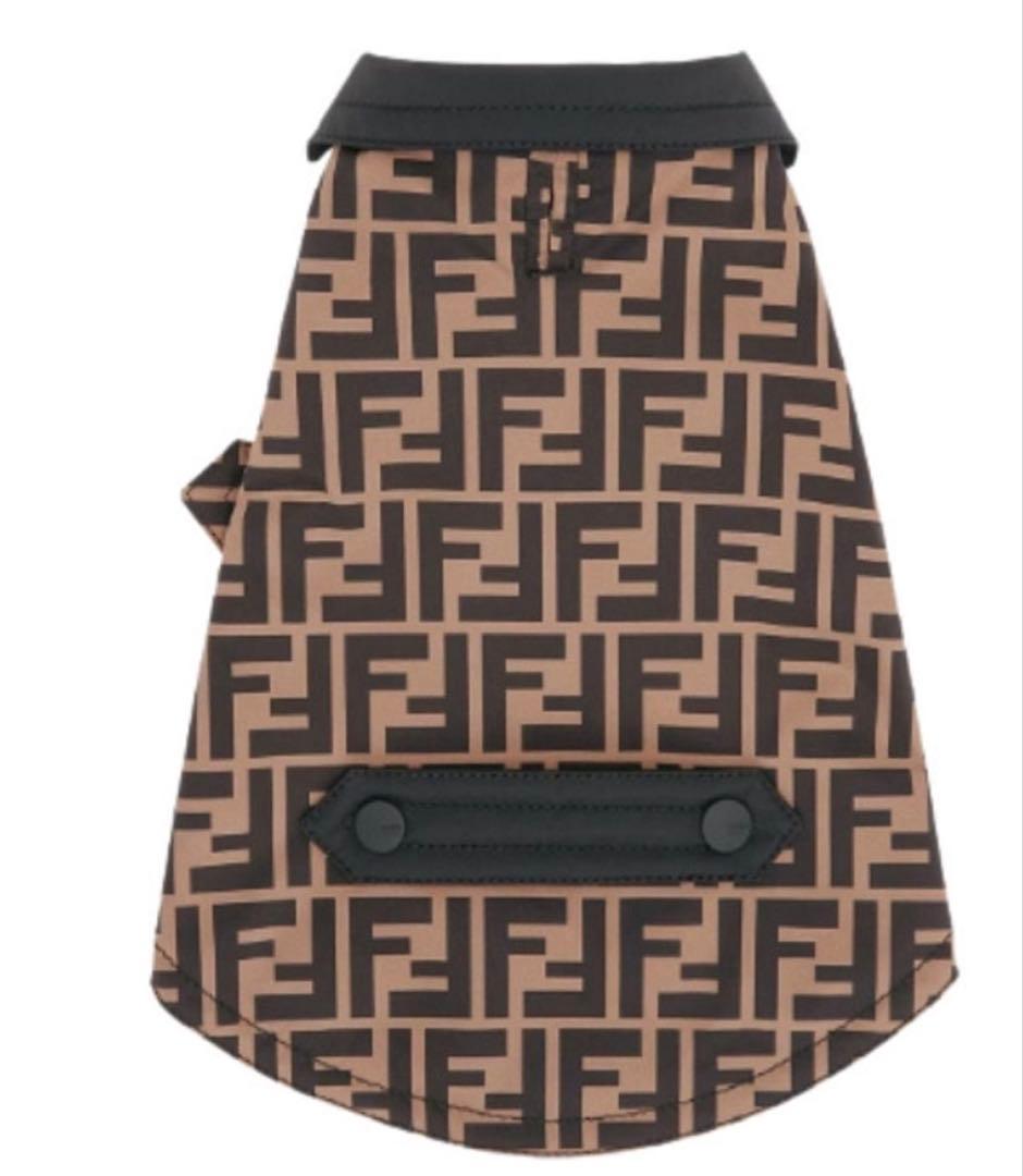 国内百貨店で購入/Sサイズ/Fendi モチーフ/犬服（ドッグコート）