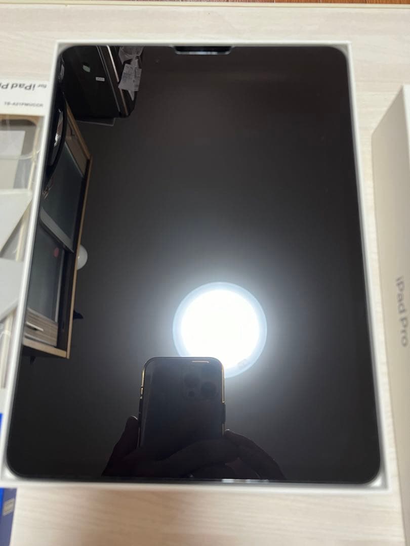 iPad pro 11インチ　(第二世代) 極美品 ELECOMフィルム、