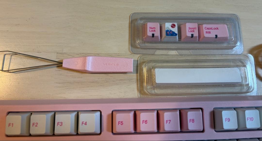 Varmilo アミロ メカニカルキーボード 赤軸 日本語配列フルサイズ桜ピンク