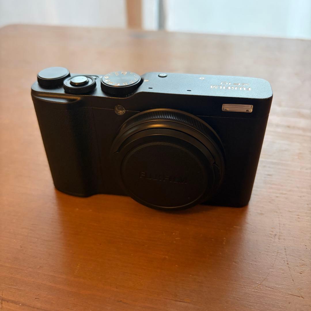 FUJIFILM XF10 ブラック 美品 コンパクトデジタルカメラ