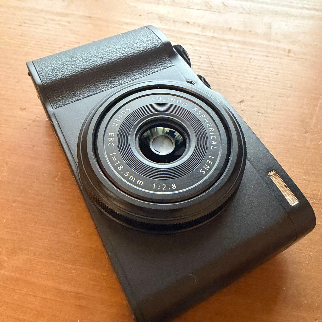 FUJIFILM XF10 ブラック 美品 コンパクトデジタルカメラ