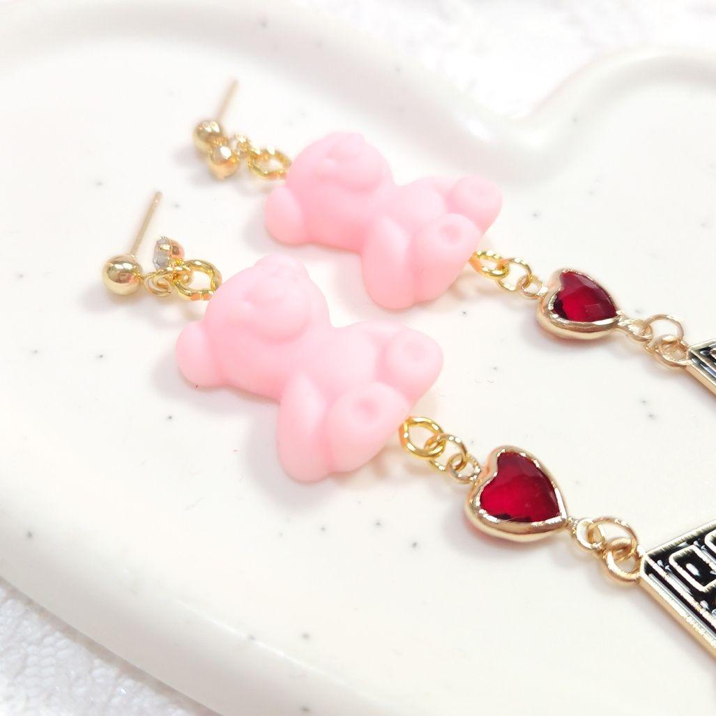 １点限定★バレンタイン♡とろみピンクのベアとクリスタルハート＆板チョコ ピアス