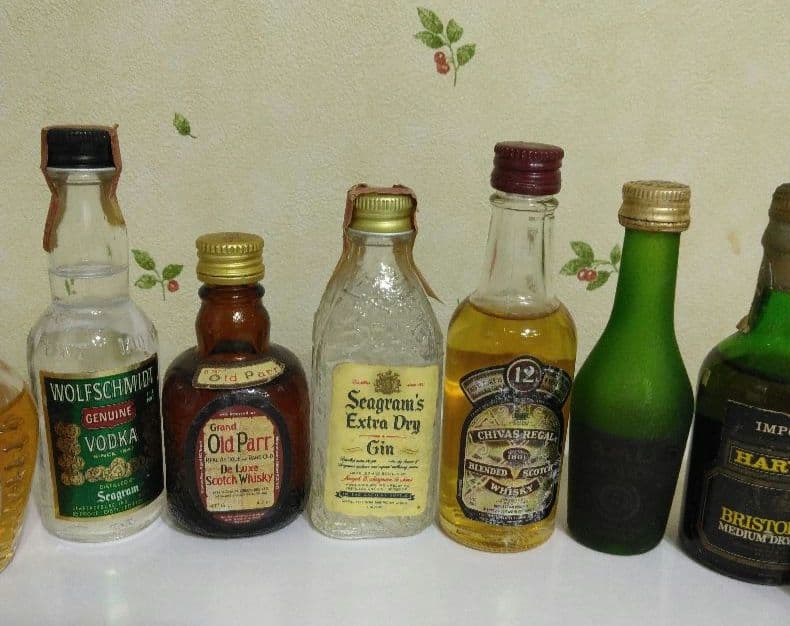 ブランデー・ウイスキーなどレトロ品  洋酒 ミニチュア 瓶各種10本