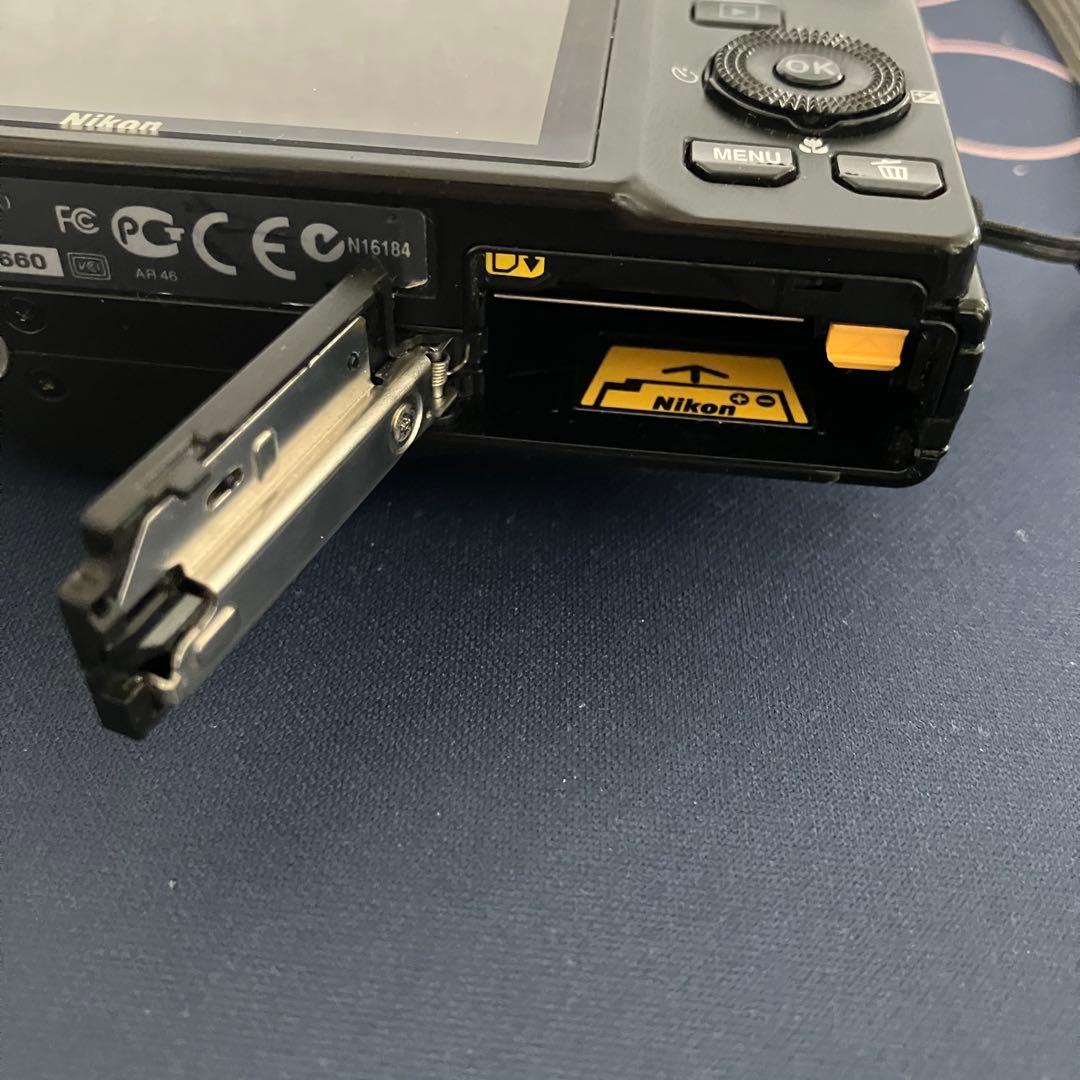 COOLPIX S8200 デジタルカメラ　付属品あり