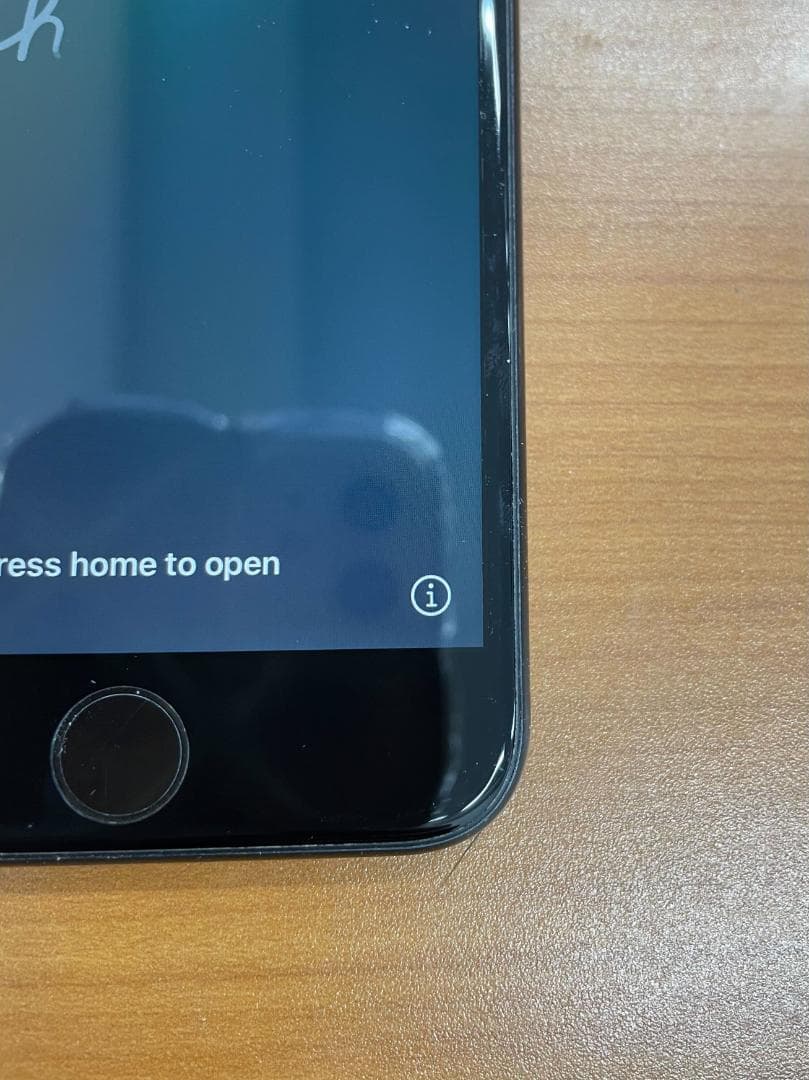 B*︎様 動作確認済み iPhone SE 第2世代 128GB ID:Q508