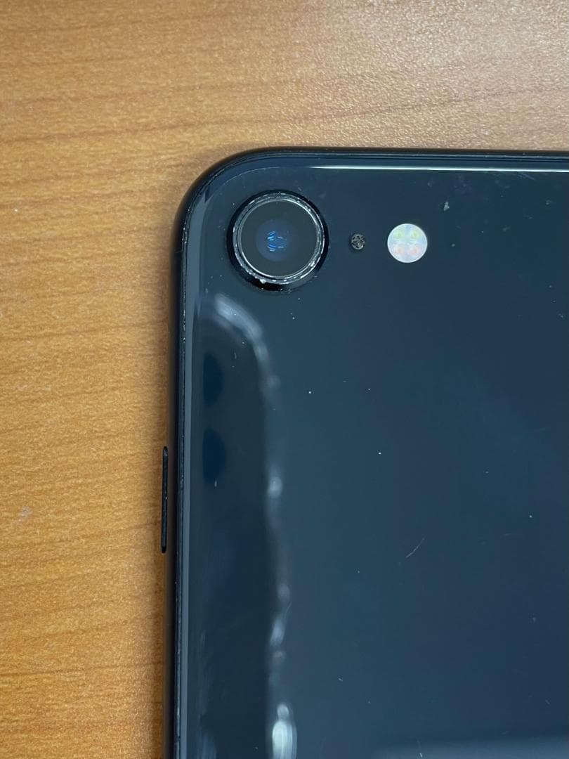 B*︎様 動作確認済み iPhone SE 第2世代 128GB ID:Q508