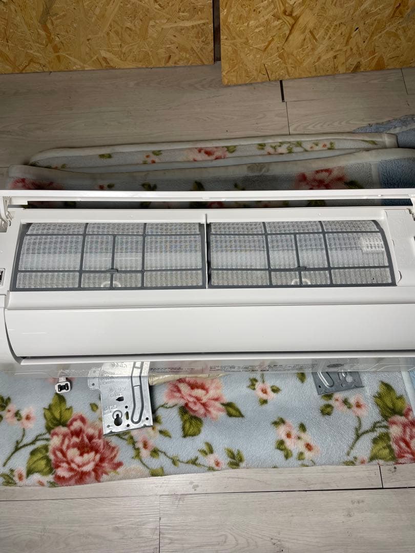 2024年製 HITACHI ルームエアコン RAS-AJ22R (W)