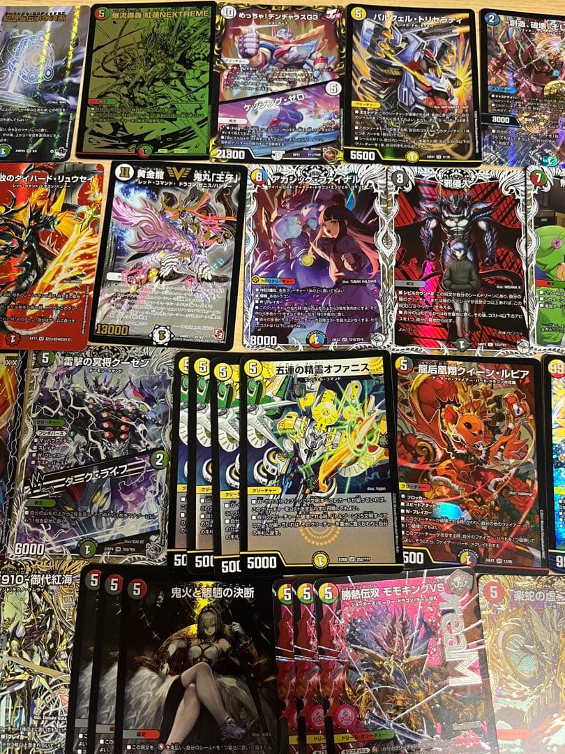 ニ*コ様 デュエマ引退品　まとめ売り　光物約100枚　シク　銀トレ　b 神アート