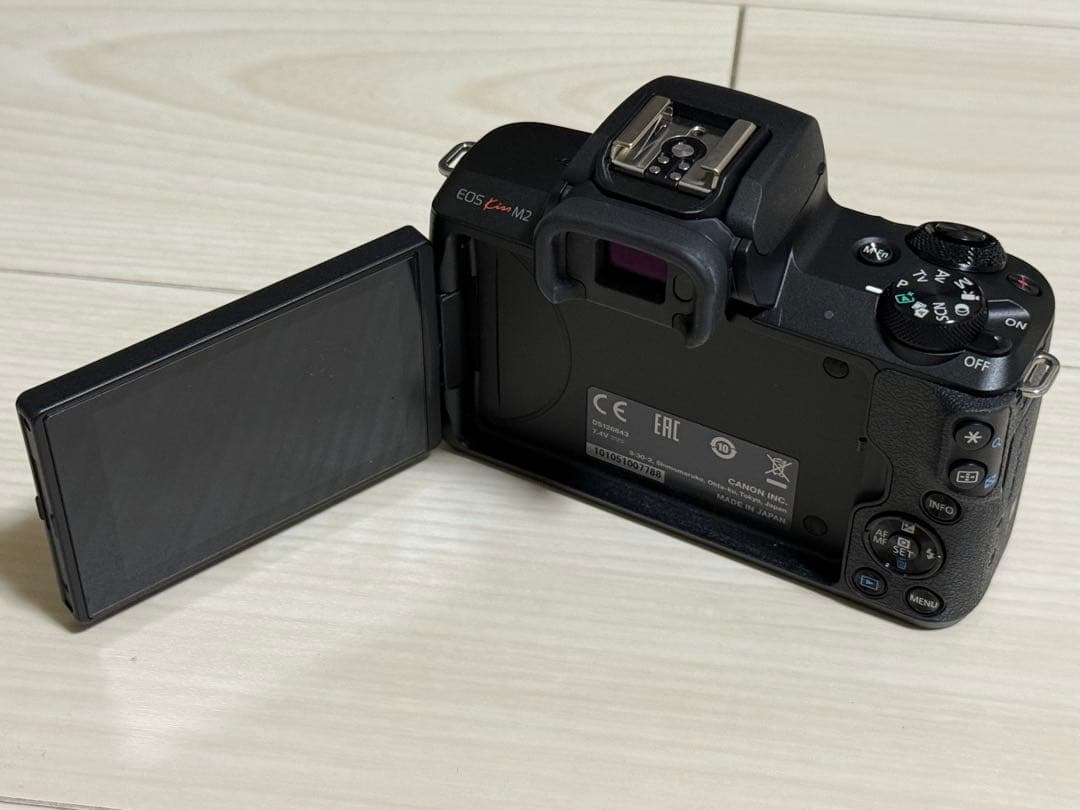 【箱あり美品】Canon EOS Kiss M2 ダブルレンズキット 22mm