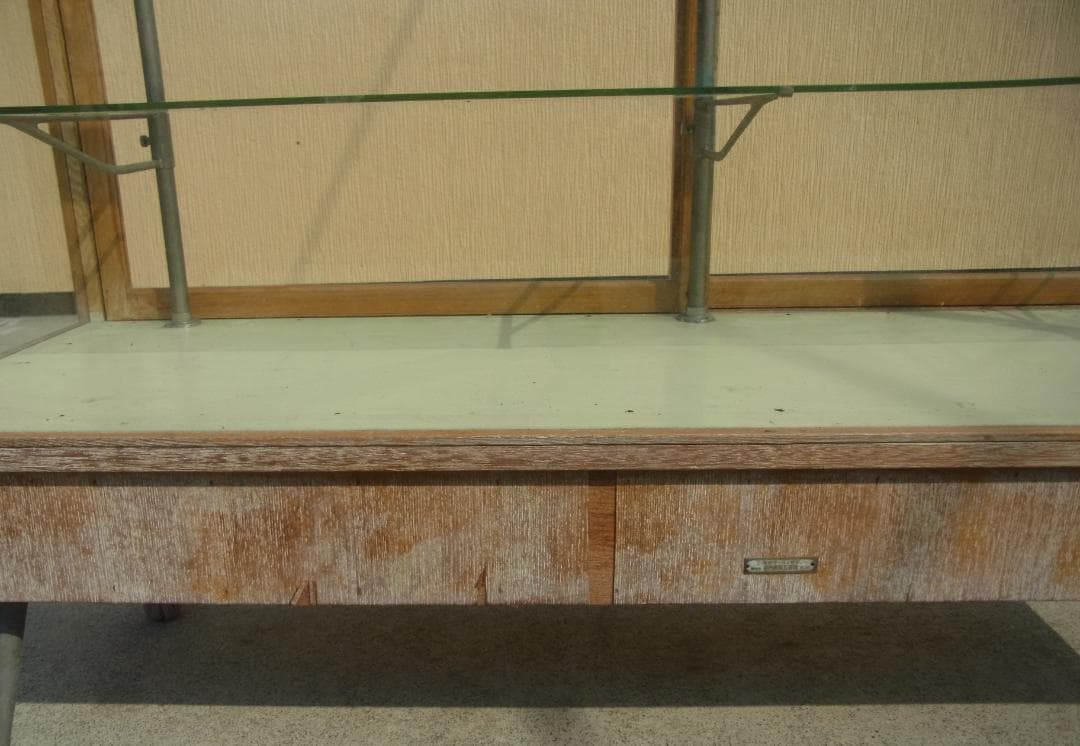 店舗什器　陳列ケース　木製　ガラスケース　昭和家具　鉄脚　ショーケース