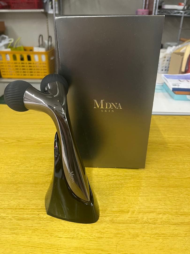 MDNA SKIN 美顔ローラー ブラック