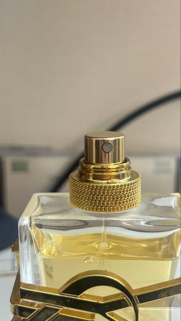「年末セール」YSL リブレ オーデパルファム30ml