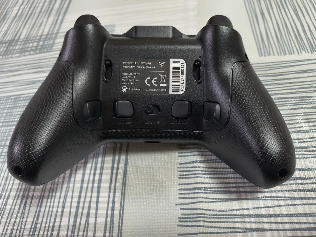 VADER 4 PRO ワイヤレスゲームコントローラー