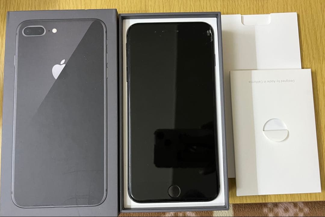 iPhone8plus 箱付き本体(アクセサリ無し)