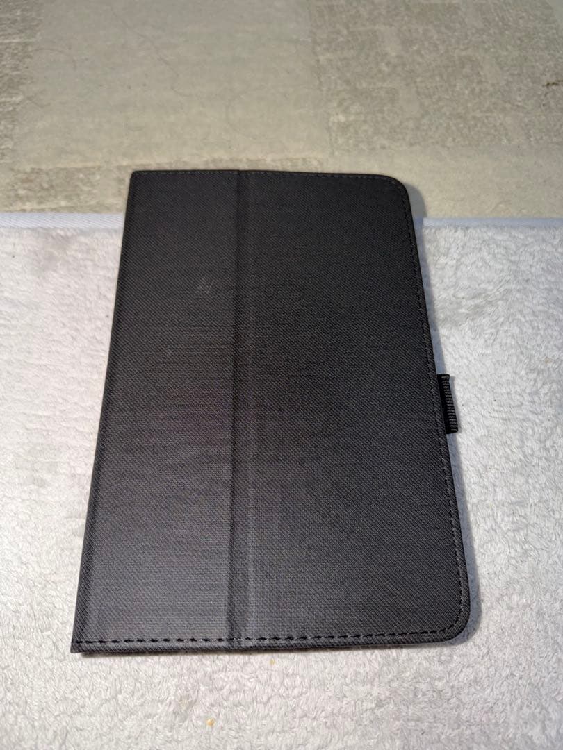IRIS OHYAMA LUCA Android タブレット中古　ケース付き