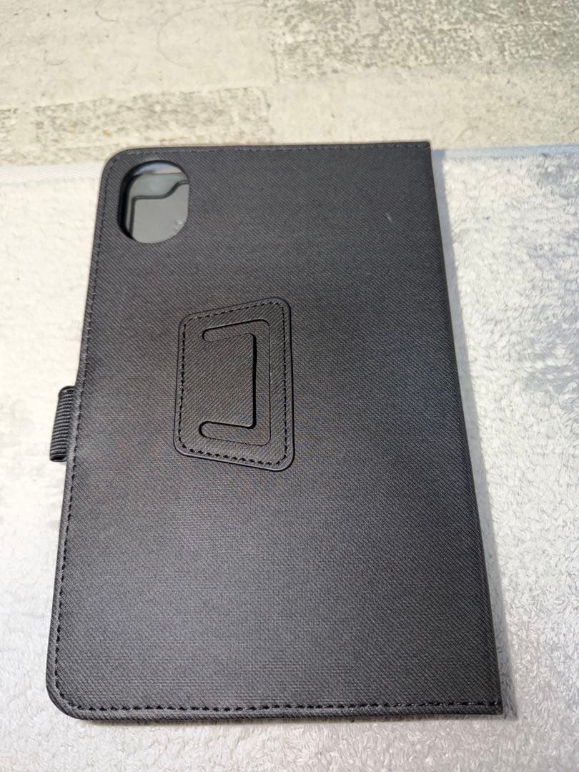 IRIS OHYAMA LUCA Android タブレット中古　ケース付き