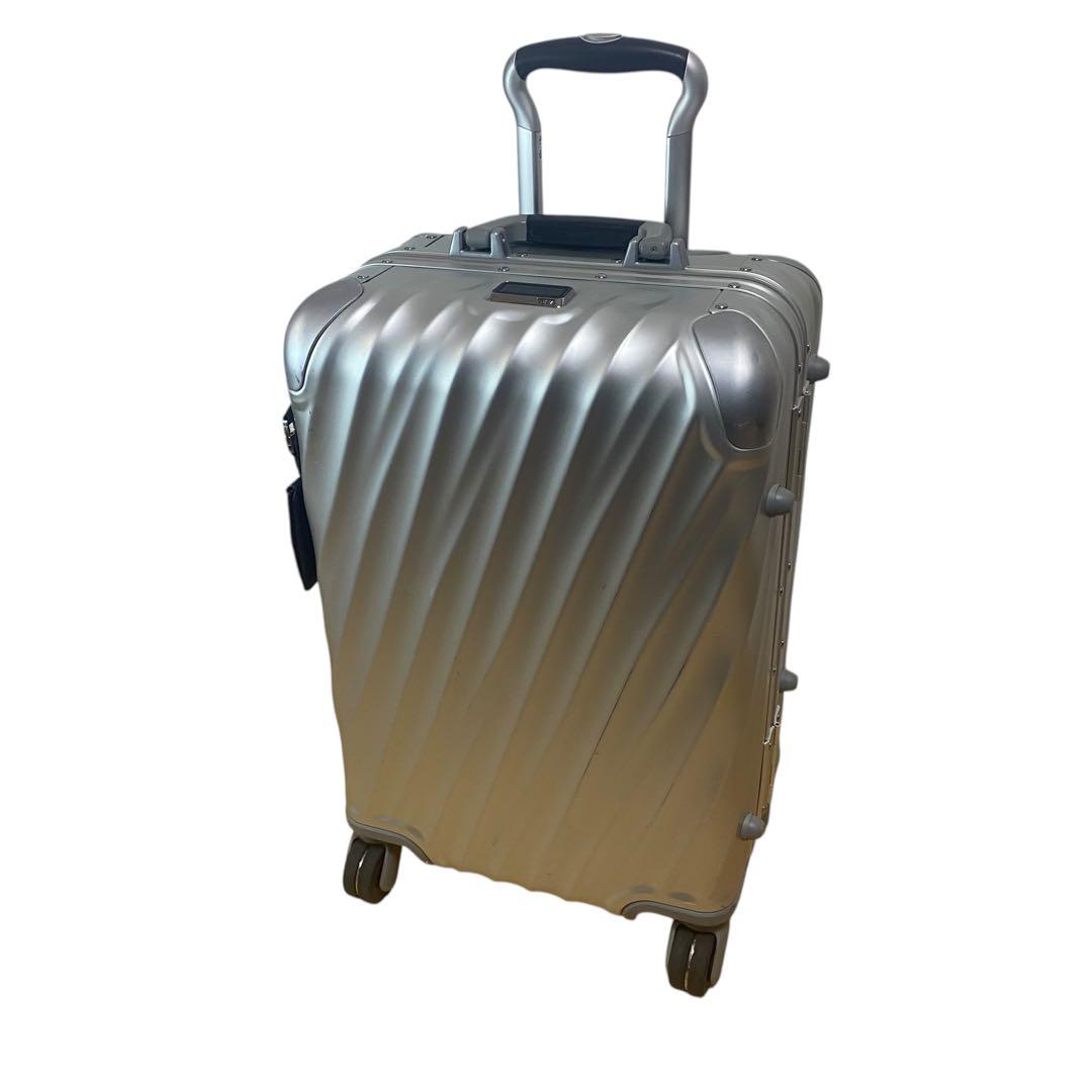TUMI 最高峰 19 Degree Aluminum キャリーケース シルバー