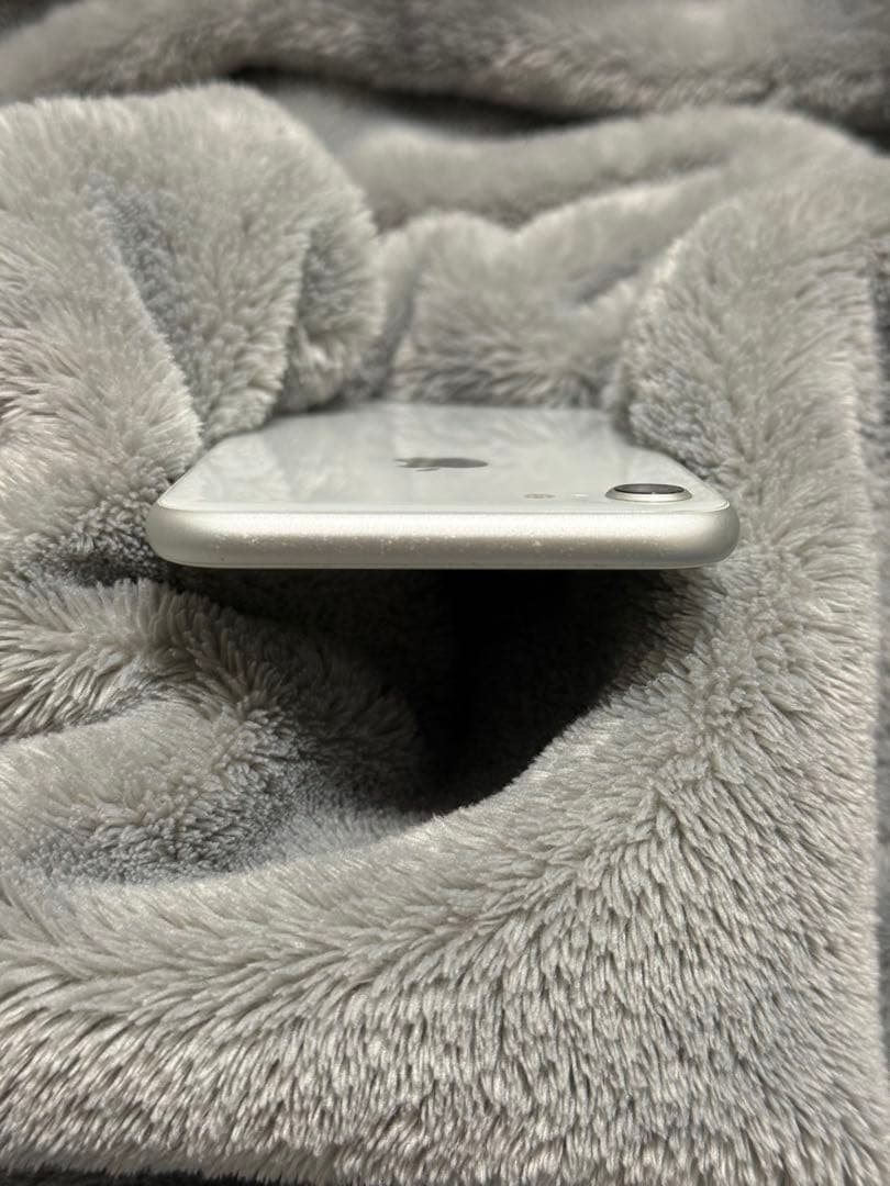 iPhone8 256GB ホワイト SIMロックあり au