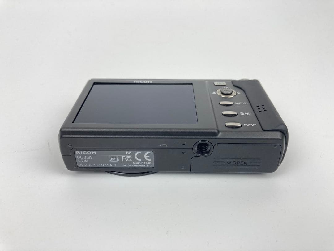 【極美品】RICOH デジカメ R8 ブラック R8BK