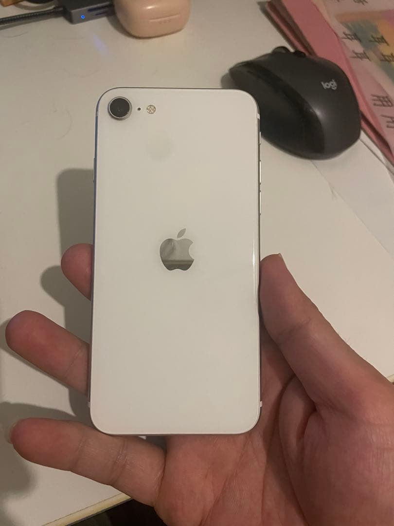 Apple iPhone SE2ホワイト(画面綺麗、ホームボタン訳あり)