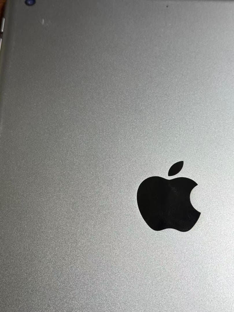 AppleiPad (第9世代) 10.2インチWi-Fiモデル　２５６ｇｂ