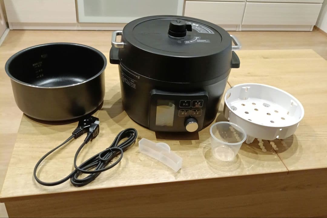 KUMAさん専用　電気圧力鍋 21年製 使用回数1回 4L