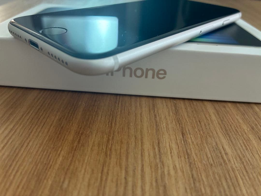 Apple iPhone SE3 128GB SIMフリー