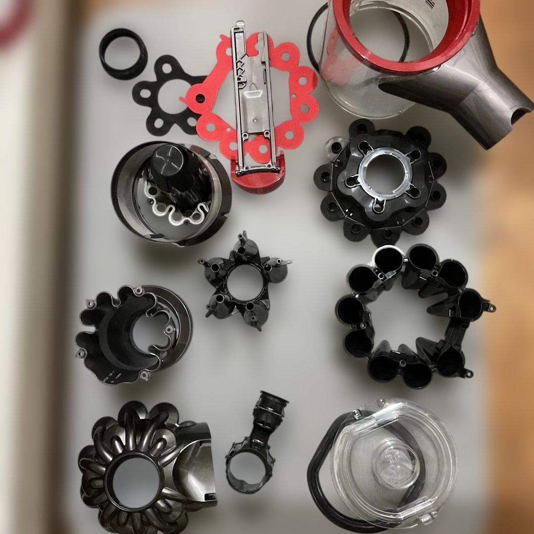 17. 『分解洗浄済み』動作確認済み　ダイソンDyson V8　SV10