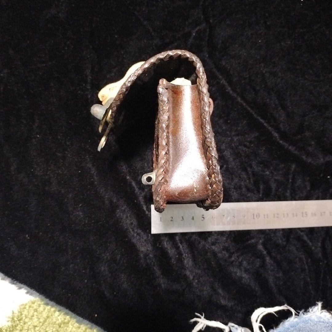 レザー 小物入れ 蛇の頭部デザイン