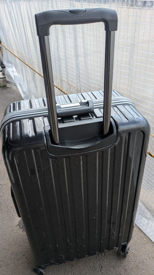 旅行カバン　キャスターつき　中古品