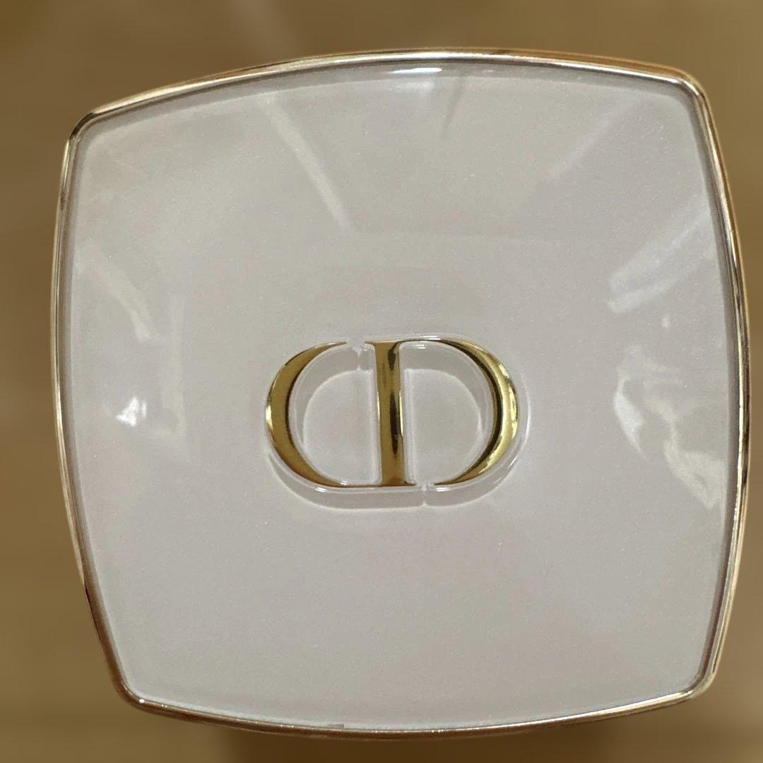 DIOR プレステージ ホワイト ラ クレーム ルミエールN15ml