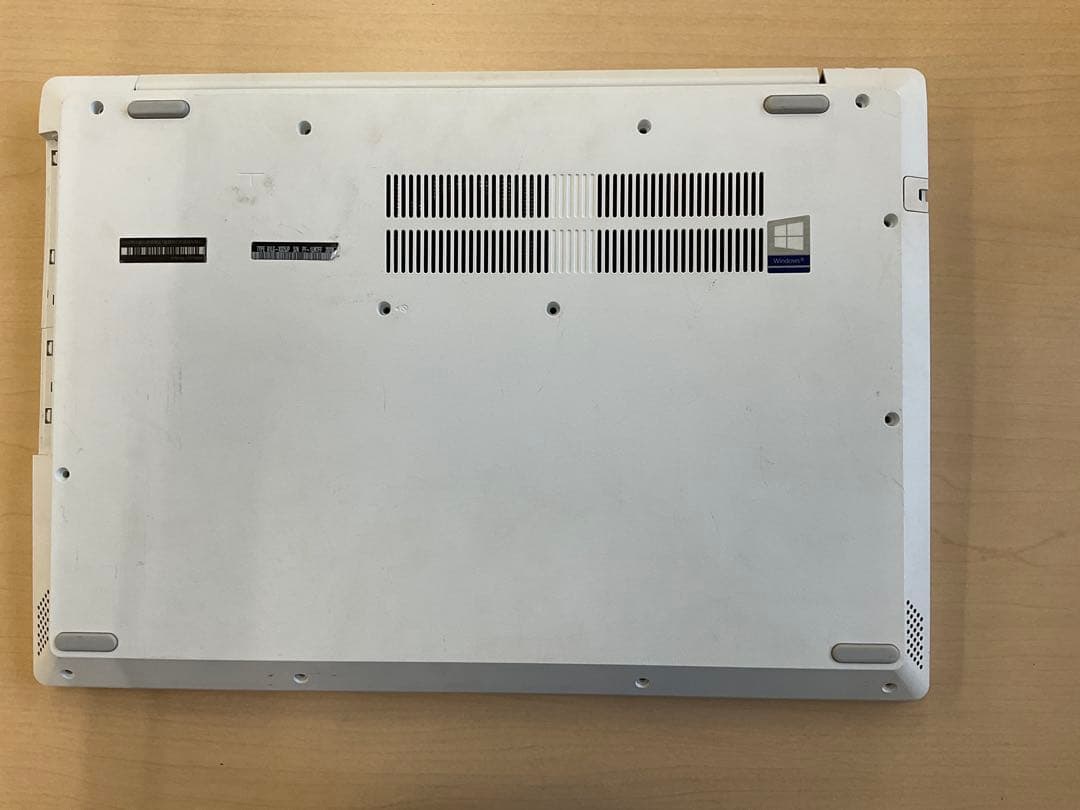 Lenovo ノートPC ホワイト　パーツ取り　部品取り　ジャンク品①
