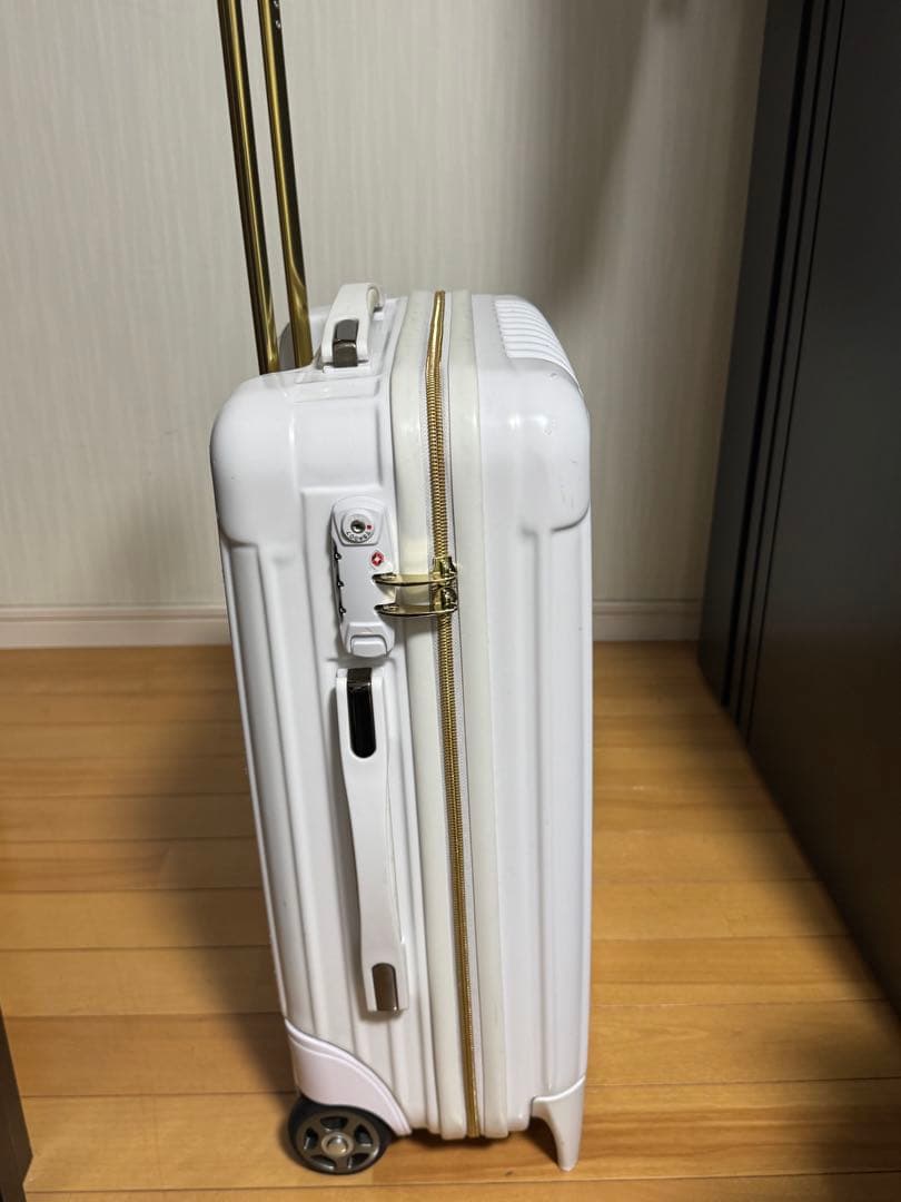 w*️様 muta ムータ スーツケース キャリーケース ホワイト 32L 機内