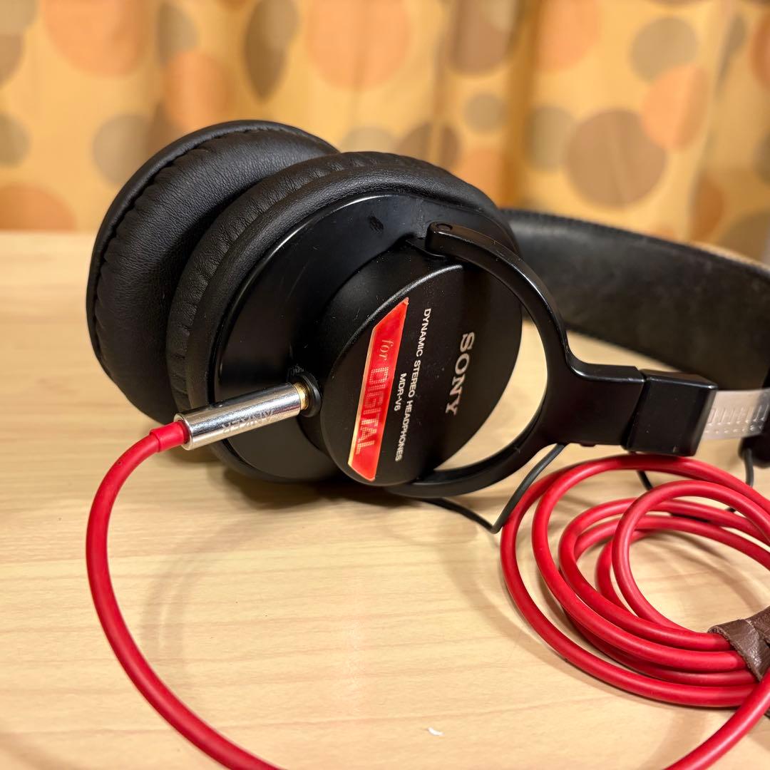 SONY スタジオモニター ヘッドフォン　MDR-V6