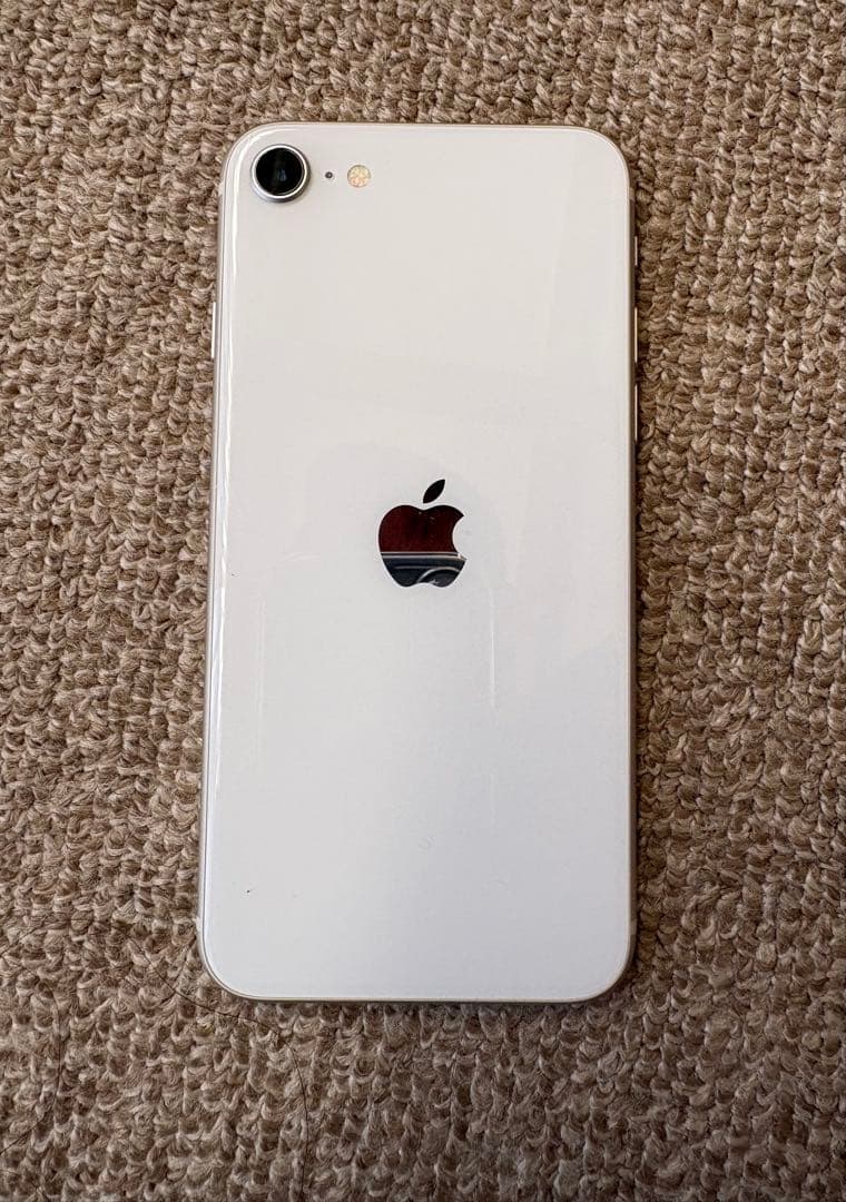Apple iPhone SE3 64GB SIMフリー　スターライト