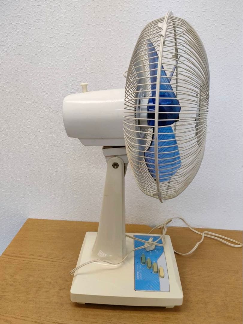 昭和レトロ　青と白のクラシック扇風機